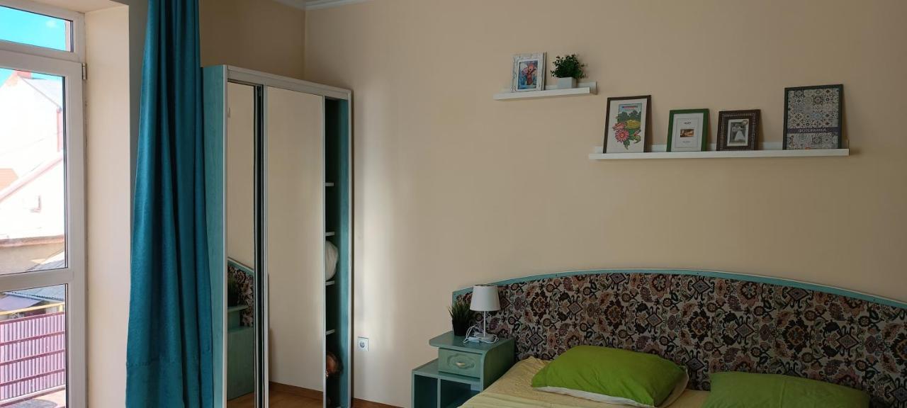 Vip Apartments In The Centre Mukacheve Exterior photo